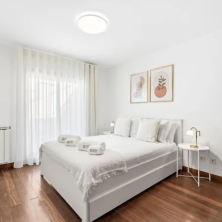 Guestready - Charming Duplex With Twin Terraces דירה וילה נובה דה גאיה